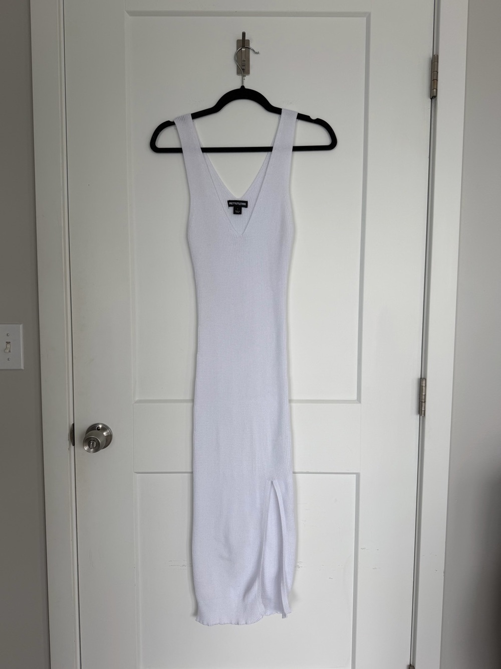 PrettyLittleThing White Ribbed Sweater V-Neck Dress with Side Slit